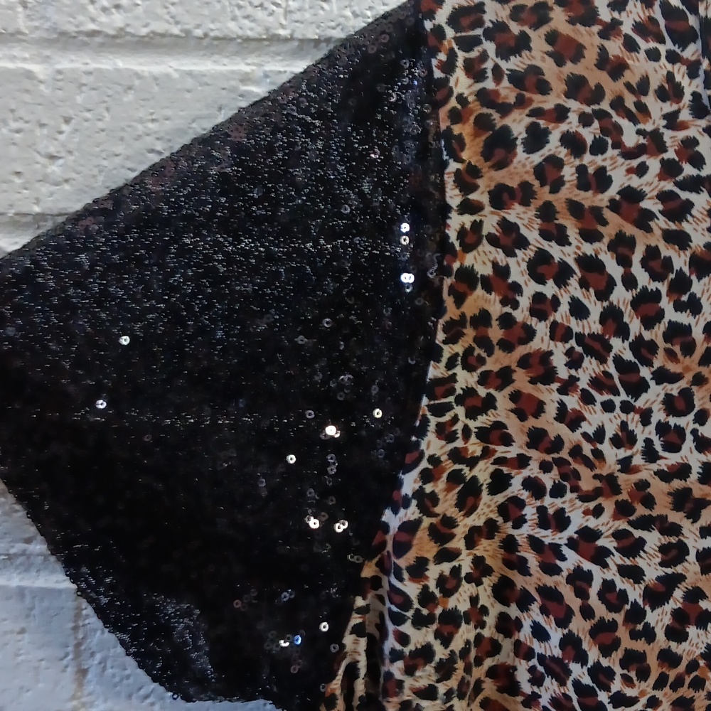 Leopard and sequins - Picture 4 of 4